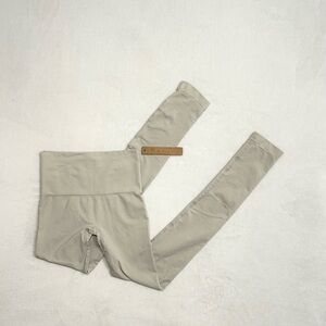 NWT Skims Soft Smoothing Leggings
